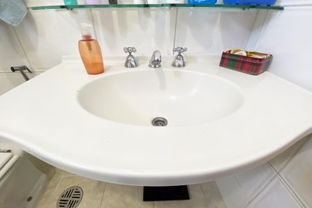 Apartamento à venda com 100m², 3 quartos e 1 vaga Apartamento à venda com 100m², 3 quartos e 1 vagabanheiro corredor 2