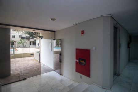 Apartamento à venda com 57m², 2 quartos e 1 vaga Apartamento à venda com 57m², 2 quartos e 1 vagaHall de entrada