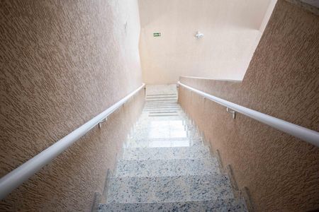 Apartamento à venda com 52m², 2 quartos e 1 vagaEscada