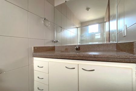 Apartamento à venda com 75m², 3 quartos e 1 vaga Apartamento à venda com 75m², 3 quartos e 1 vagaBanheiro da Suíte