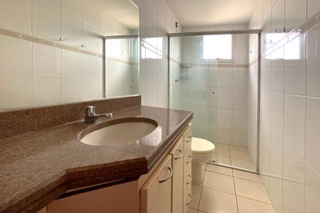 Apartamento à venda com 75m², 3 quartos e 1 vaga Apartamento à venda com 75m², 3 quartos e 1 vagaBanheiro