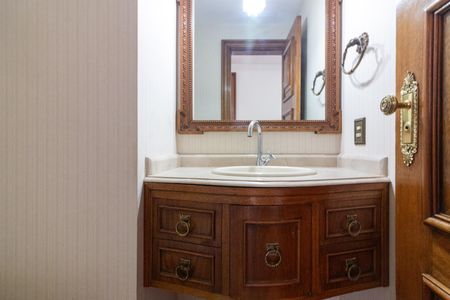 Apartamento à venda com 237m², 4 quartos e 3 vagas Apartamento à venda com 237m², 4 quartos e 3 vagasLavabo