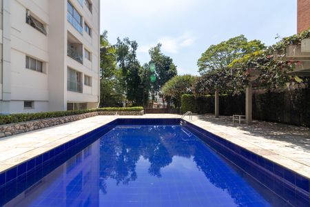 Apartamento à venda com 237m², 4 quartos e 3 vagas Apartamento à venda com 237m², 4 quartos e 3 vagasÁrea comum - Piscina