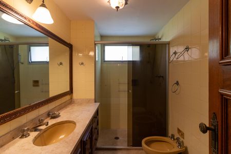 Apartamento à venda com 237m², 4 quartos e 3 vagas Apartamento à venda com 237m², 4 quartos e 3 vagasBanheiro da Suíte 2