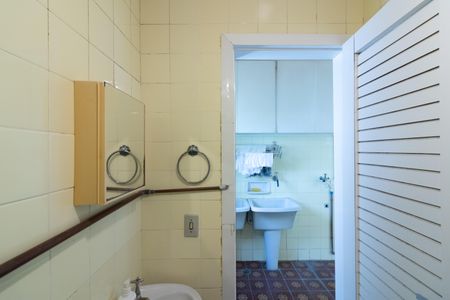 Apartamento à venda com 237m², 4 quartos e 3 vagas Apartamento à venda com 237m², 4 quartos e 3 vagasBanheiro de serviço