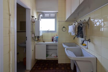 Apartamento à venda com 237m², 4 quartos e 3 vagas Apartamento à venda com 237m², 4 quartos e 3 vagasÁrea de Serviço