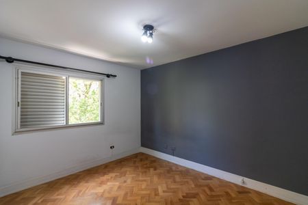 Apartamento à venda com 237m², 4 quartos e 3 vagas Apartamento à venda com 237m², 4 quartos e 3 vagasQuarto 2