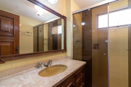 Apartamento à venda com 237m², 4 quartos e 3 vagas Apartamento à venda com 237m², 4 quartos e 3 vagasBanheiro da Suíte 2