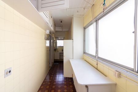 Apartamento à venda com 237m², 4 quartos e 3 vagas Apartamento à venda com 237m², 4 quartos e 3 vagasÁrea de Serviço