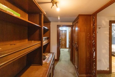 Apartamento à venda com 237m², 4 quartos e 3 vagas Apartamento à venda com 237m², 4 quartos e 3 vagasCorredor