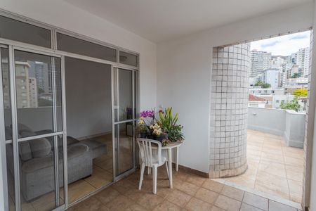 Apartamento à venda com 250m², 2 quartos e 2 vagas Apartamento à venda com 250m², 2 quartos e 2 vagasCobertura