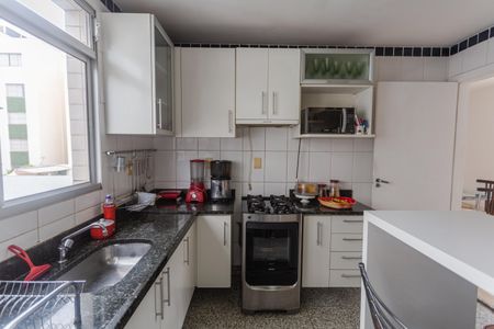 Apartamento à venda com 250m², 2 quartos e 2 vagas Apartamento à venda com 250m², 2 quartos e 2 vagasCozinha