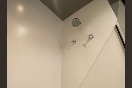 Studio para alugar com 25m², 1 quarto e sem vaga Studio para alugar com 25m², 1 quarto e sem vagaBanheiro Social