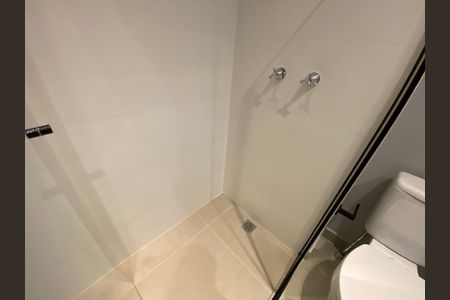 Studio para alugar com 25m², 1 quarto e sem vaga Studio para alugar com 25m², 1 quarto e sem vagaBanheiro Social