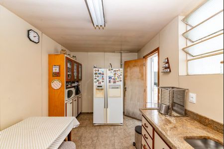 Casa à venda com 291m², 3 quartos e 4 vagas Casa à venda com 291m², 3 quartos e 4 vagasCozinha