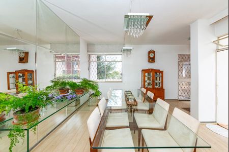 Casa à venda com 291m², 3 quartos e 4 vagas Casa à venda com 291m², 3 quartos e 4 vagasSala 2