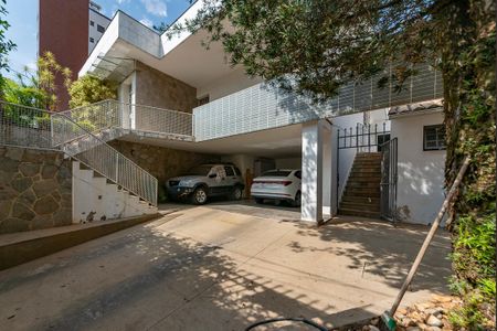 Casa à venda com 291m², 3 quartos e 4 vagas Casa à venda com 291m², 3 quartos e 4 vagasGaragem