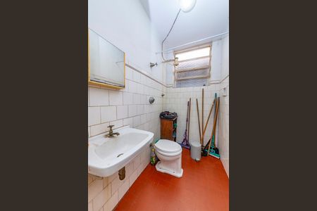 Casa à venda com 291m², 3 quartos e 4 vagas Casa à venda com 291m², 3 quartos e 4 vagasBanheiro de serviço