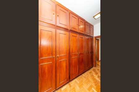 Casa à venda com 291m², 3 quartos e 4 vagas Casa à venda com 291m², 3 quartos e 4 vagasSuíte