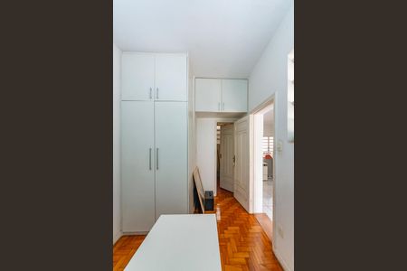 Casa à venda com 291m², 3 quartos e 4 vagas Casa à venda com 291m², 3 quartos e 4 vagasEscritório