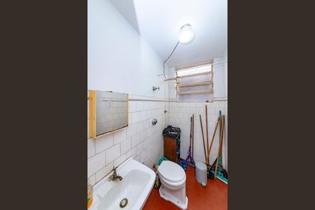 Casa à venda com 291m², 3 quartos e 4 vagas Casa à venda com 291m², 3 quartos e 4 vagasBanheiro de serviço