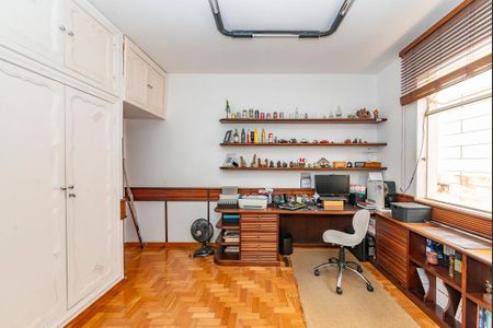 Casa à venda com 291m², 3 quartos e 4 vagas Casa à venda com 291m², 3 quartos e 4 vagasQuarto 3