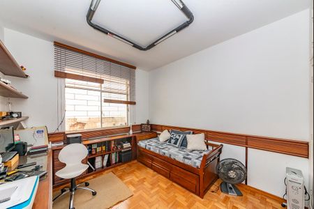 Casa à venda com 291m², 3 quartos e 4 vagas Casa à venda com 291m², 3 quartos e 4 vagasQuarto 3