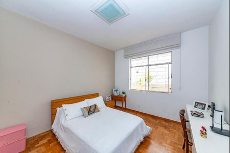 Casa à venda com 291m², 3 quartos e 4 vagas Casa à venda com 291m², 3 quartos e 4 vagasQuarto 2