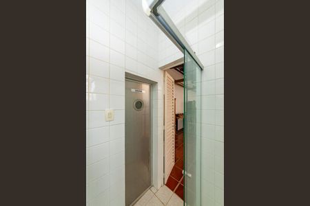 Casa à venda com 291m², 3 quartos e 4 vagas Casa à venda com 291m², 3 quartos e 4 vagasSaúna