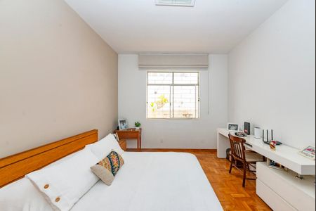 Casa à venda com 291m², 3 quartos e 4 vagas Casa à venda com 291m², 3 quartos e 4 vagasQuarto 2