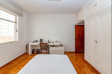 Casa à venda com 291m², 3 quartos e 4 vagas Casa à venda com 291m², 3 quartos e 4 vagasQuarto 2