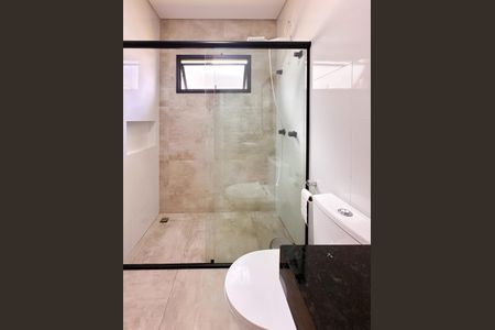 Casa de condomínio para alugar com 186m², 4 quartos e 2 vagasBanheiro da Suíte