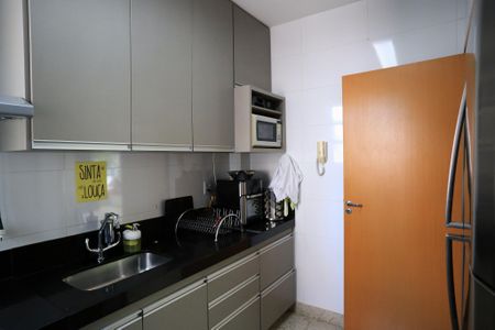 Apartamento à venda com 70m², 2 quartos e 2 vagas Apartamento à venda com 70m², 2 quartos e 2 vagasCozinha e Área de Serviço