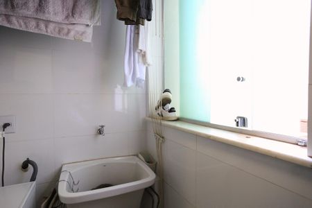 Apartamento à venda com 70m², 2 quartos e 2 vagas Apartamento à venda com 70m², 2 quartos e 2 vagasCozinha e Área de Serviço