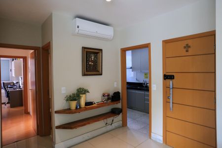 Sala de apartamento à venda com 2 quartos, 70m² em Santo Antônio, Belo Horizonte