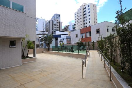 Apartamento à venda com 70m², 2 quartos e 2 vagas Apartamento à venda com 70m², 2 quartos e 2 vagasÁrea comum - Piscina