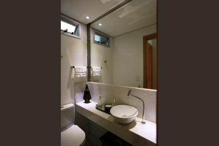 Apartamento à venda com 70m², 2 quartos e 2 vagas Apartamento à venda com 70m², 2 quartos e 2 vagasLavabo