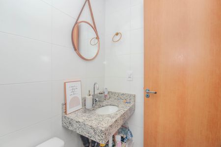 Apartamento à venda com 64m², 2 quartos e 1 vaga Apartamento à venda com 64m², 2 quartos e 1 vagaBanheiro