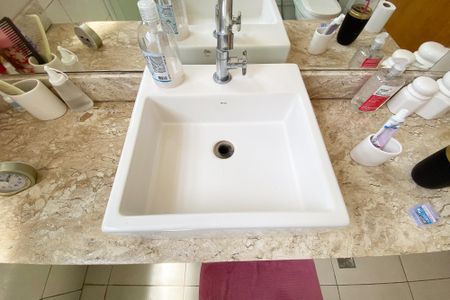 Apartamento para alugar com 120m², 2 quartos e 1 vaga Apartamento para alugar com 120m², 2 quartos e 1 vagabanheiro corredor 1