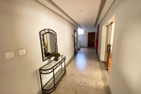 Apartamento para alugar com 120m², 2 quartos e 1 vaga Apartamento para alugar com 120m², 2 quartos e 1 vagaHall de entrada