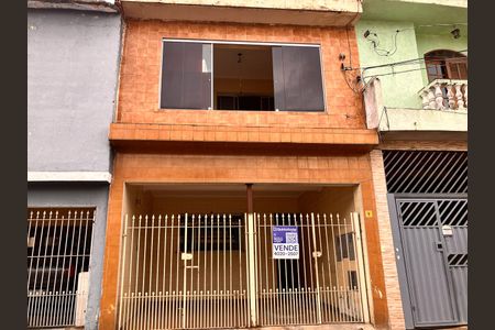 Casa à venda com 125m², 3 quartos e 2 vagas Casa à venda com 125m², 3 quartos e 2 vagasFachada