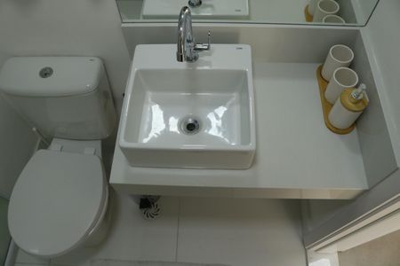Banheiro de kitnet/studio para alugar com 1 quarto, 26m² em Perdizes, São Paulo