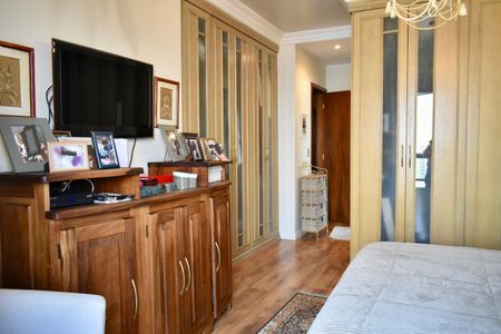 Apartamento para alugar com 230m², 3 quartos e 4 vagas Apartamento para alugar com 230m², 3 quartos e 4 vagasSuíte 1