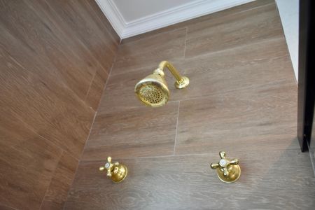 Apartamento para alugar com 230m², 3 quartos e 4 vagas Apartamento para alugar com 230m², 3 quartos e 4 vagasBanheiro da Suíte 1