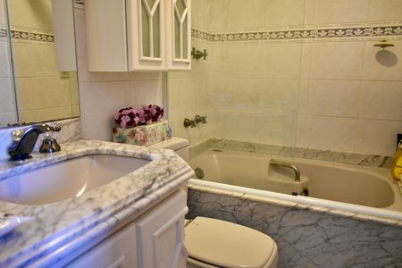 Apartamento para alugar com 230m², 3 quartos e 4 vagas Apartamento para alugar com 230m², 3 quartos e 4 vagasBanheiro da Suíte 3