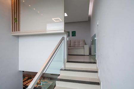 Apartamento para alugar com 120m², 2 quartos e 2 vagas Apartamento para alugar com 120m², 2 quartos e 2 vagasEscada