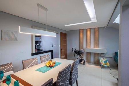 Sala de apartamento para alugar com 2 quartos, 120m² em Cabral, Contagem
