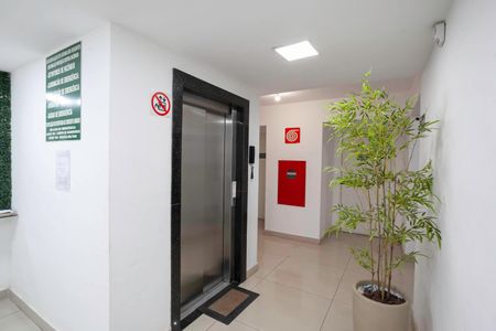 Apartamento para alugar com 120m², 2 quartos e 2 vagas Apartamento para alugar com 120m², 2 quartos e 2 vagasHall social