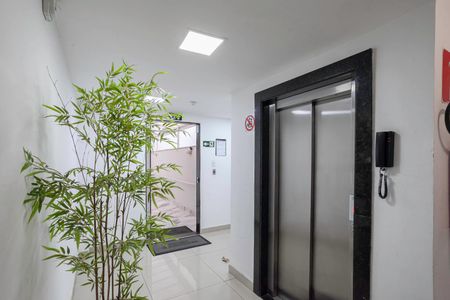 Apartamento para alugar com 120m², 2 quartos e 2 vagas Apartamento para alugar com 120m², 2 quartos e 2 vagasHall social