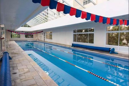 Apartamento à venda com 133m², 3 quartos e 2 vagas Apartamento à venda com 133m², 3 quartos e 2 vagasÁrea comum - Piscina